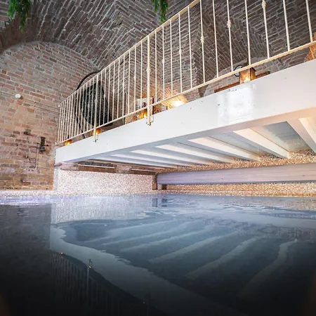 ホテル La Tavola Rotonda Cortemaggiore