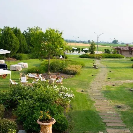 La Tavola Rotonda ホテル Cortemaggiore