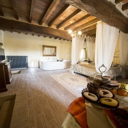 ホテル La Tavola Rotonda 3*