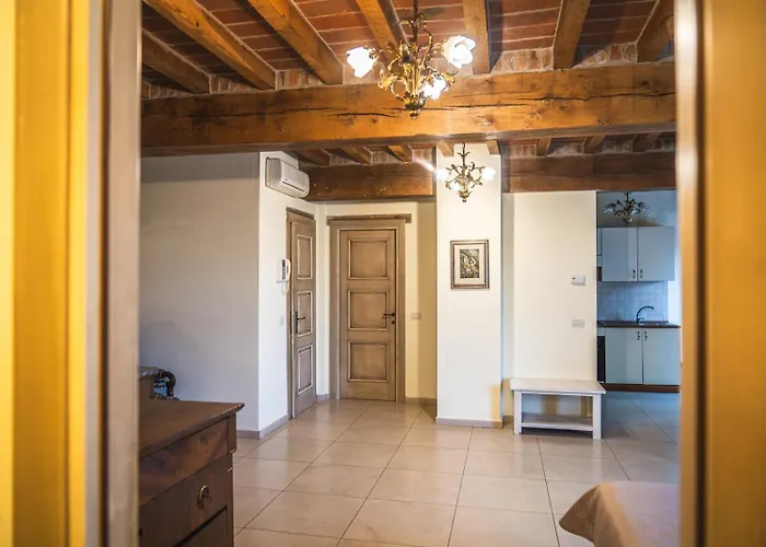 La Tavola Rotonda فندق 3*