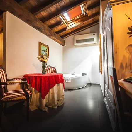 La Tavola Rotonda 3* Cortemaggiore