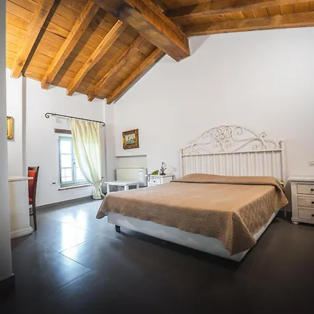 Otel La Tavola Rotonda 3*