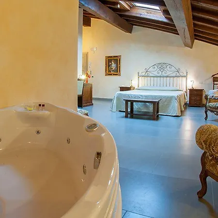 Hotell La Tavola Rotonda 3*