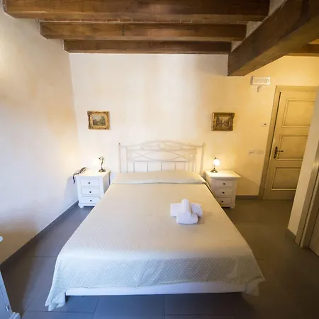 Hotell La Tavola Rotonda 3*