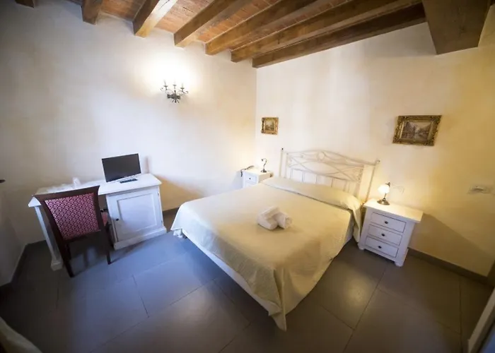 Hotel La Tavola Rotonda 3*
