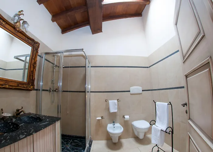 Hotel La Tavola Rotonda 3*